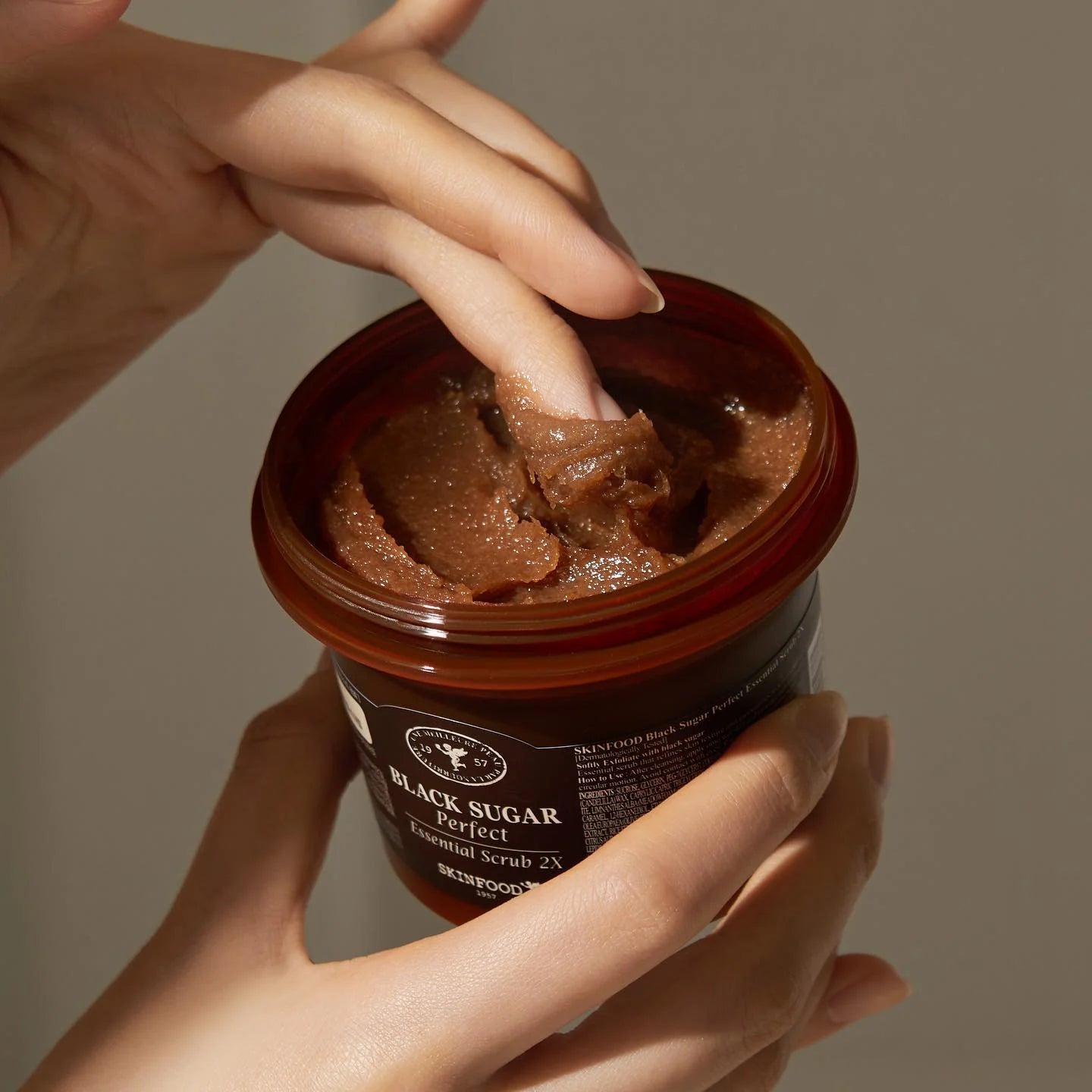 Skin Food - Black Sugar Perfect Essential Scrub 2x 210g