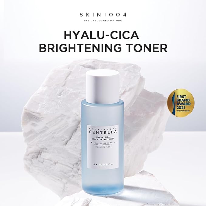 Skin1004 - Madagascar Centella Hyalu-Cica Blue Brightening Toner 30ml